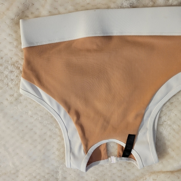 Kyodan Sports Bra Padded Supported Pink White Size Medium - Picture 2 of 3